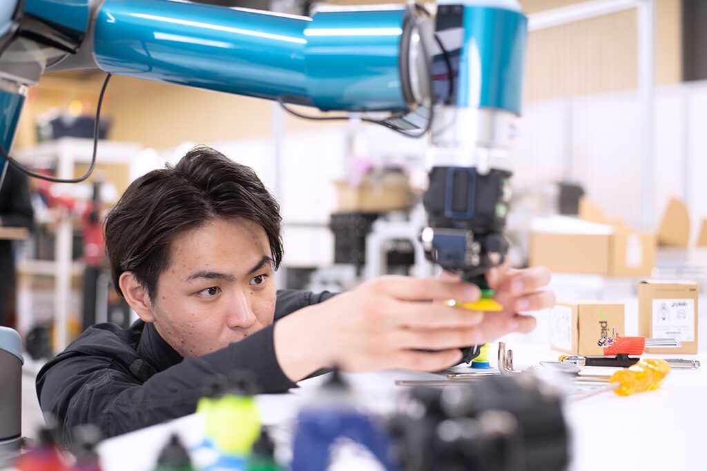 DAIKI ROBOTICSロボットラボの様子