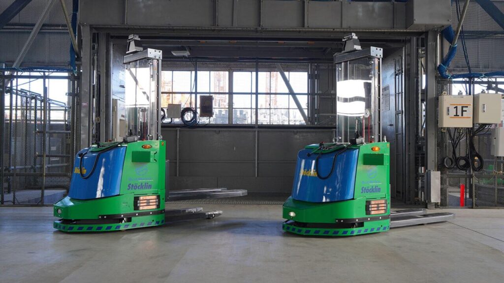 大林組「自律搬送ロボット（エレベーター・自動ドア連携）」